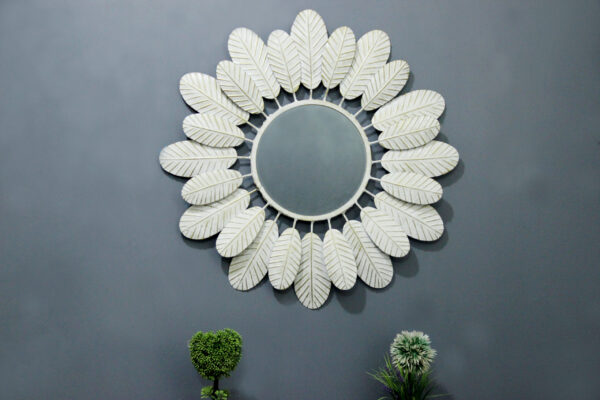 Exclusive Metal Wall Round Mirror to Enhance the Look of Your Home & Office