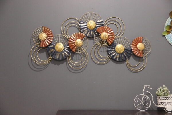 Metal Wall Art Decor in Multi Color